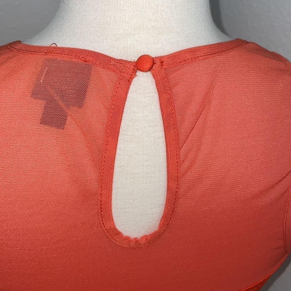 2B BEBE orange animal embossed sweetheart neck mesh crop top with keyhole in XS - Picture 9 of 11